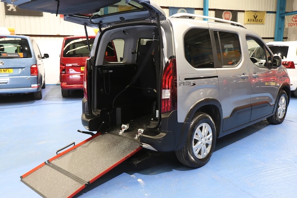 Used Peugeot Rifter 2020 for sale - 74617756: Photo 2