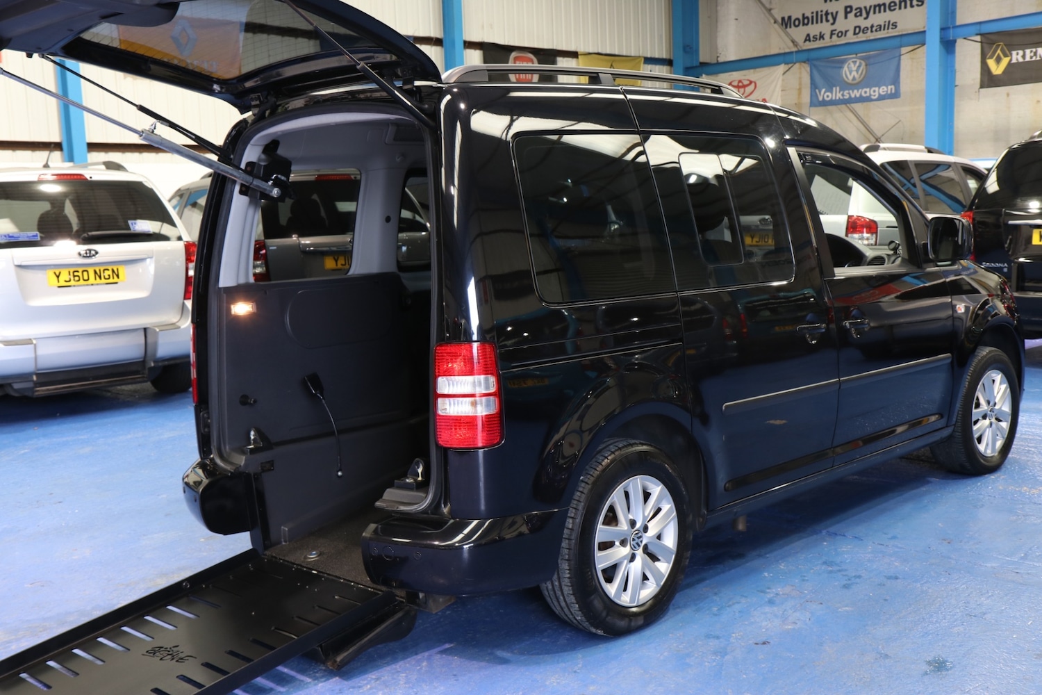Used Volkswagen Caddy 2011 for sale - 77474904: Photo 5
