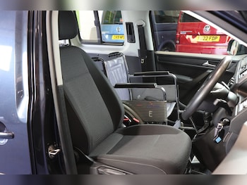 Used Volkswagen Caddy Maxi Life 2019 for sale - 75396628: Photo