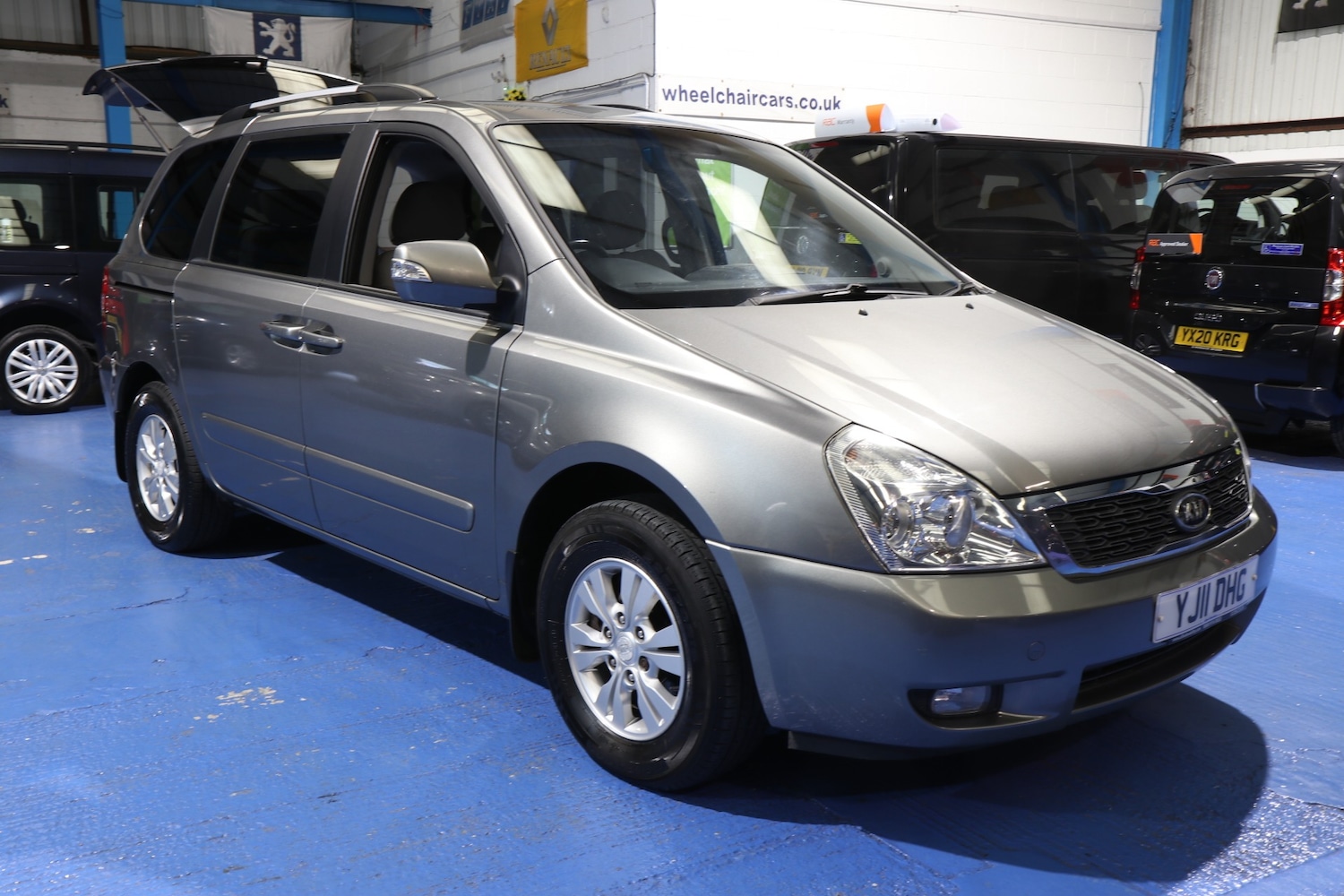 Used Kia Sedona 2011 for sale - 77864601: Photo 10