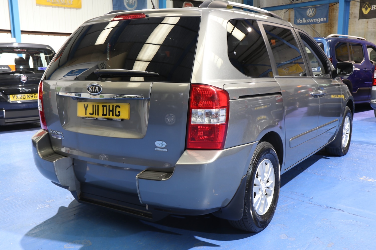 Used Kia Sedona 2011 for sale - 77864601: Photo 16