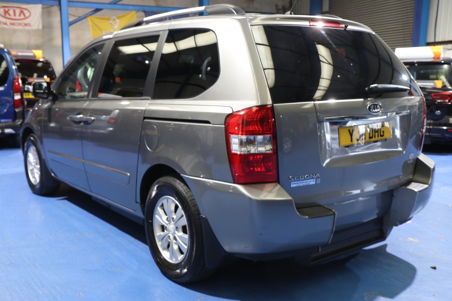 Used Kia Sedona 2011 for sale - 77864601: Photo 17