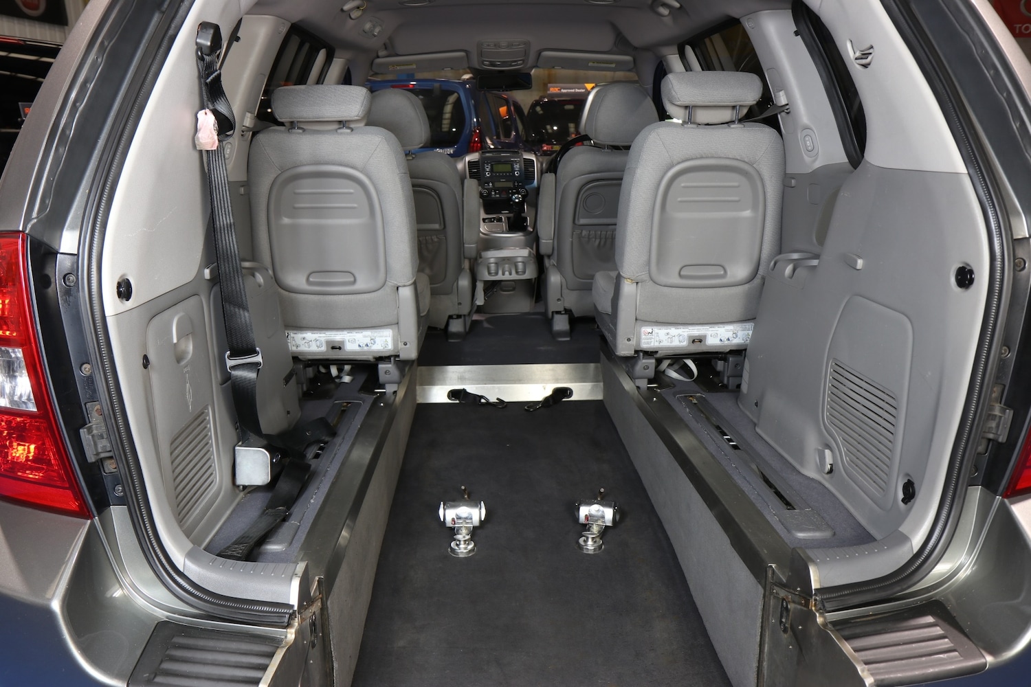 Used Kia Sedona 2011 for sale - 77864601: Photo 3