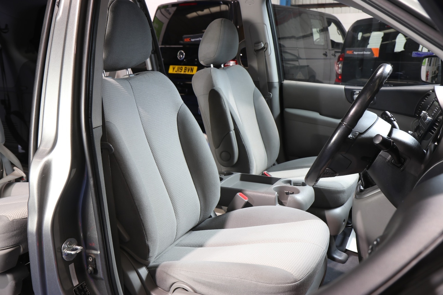 Used Kia Sedona 2011 for sale - 77864601: Photo 6