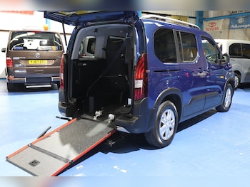 2020 (70) - Wheelchair Accessible vehicle, Disabled mobility WAV Car Rare 4 seat 5-Door