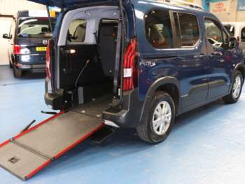 2021 (21) - PureTech Auto Allure Premium wheelchair car 5-Door