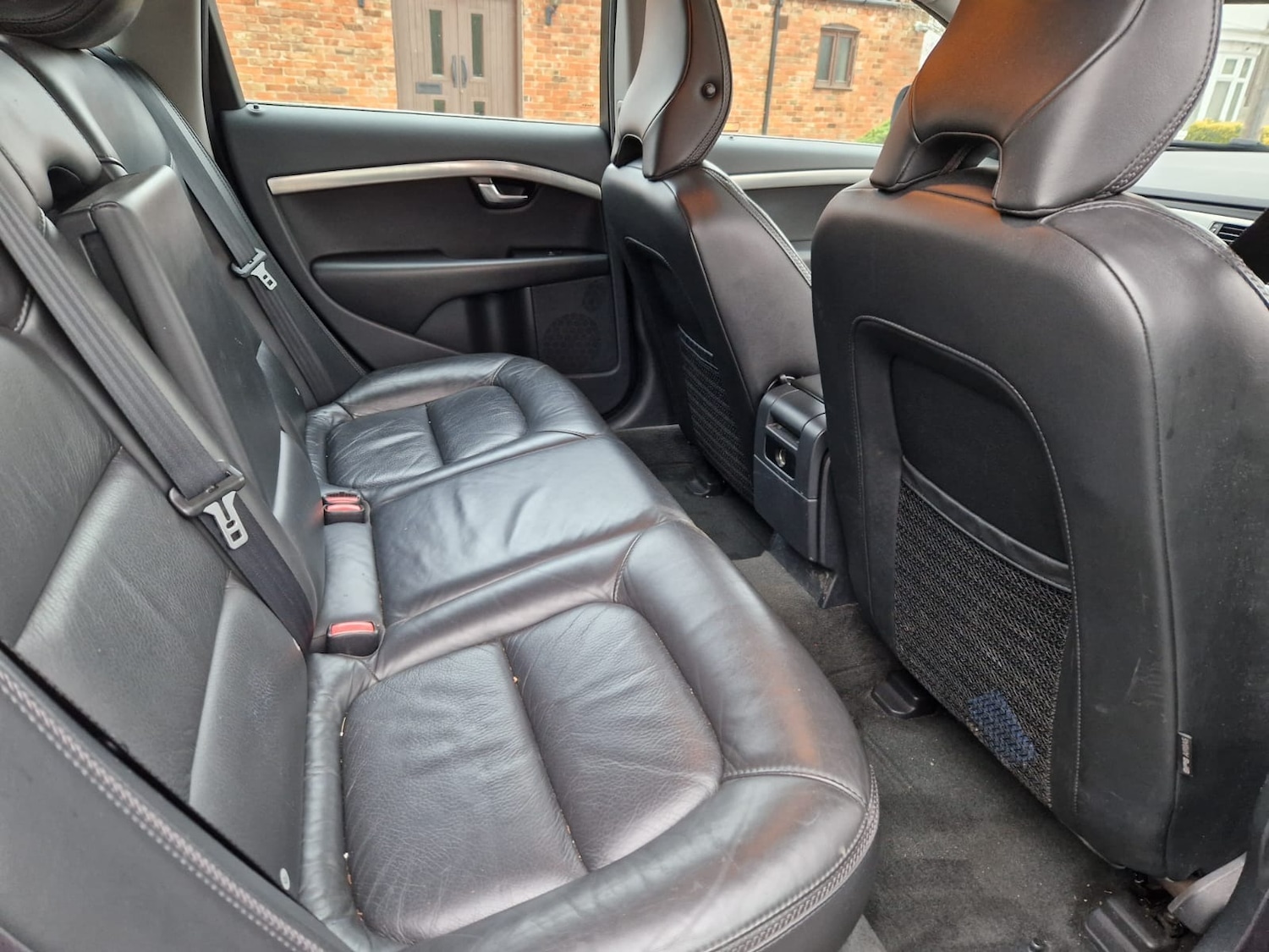 Used Volvo XC70 2010 for sale - 77147761: Photo 10