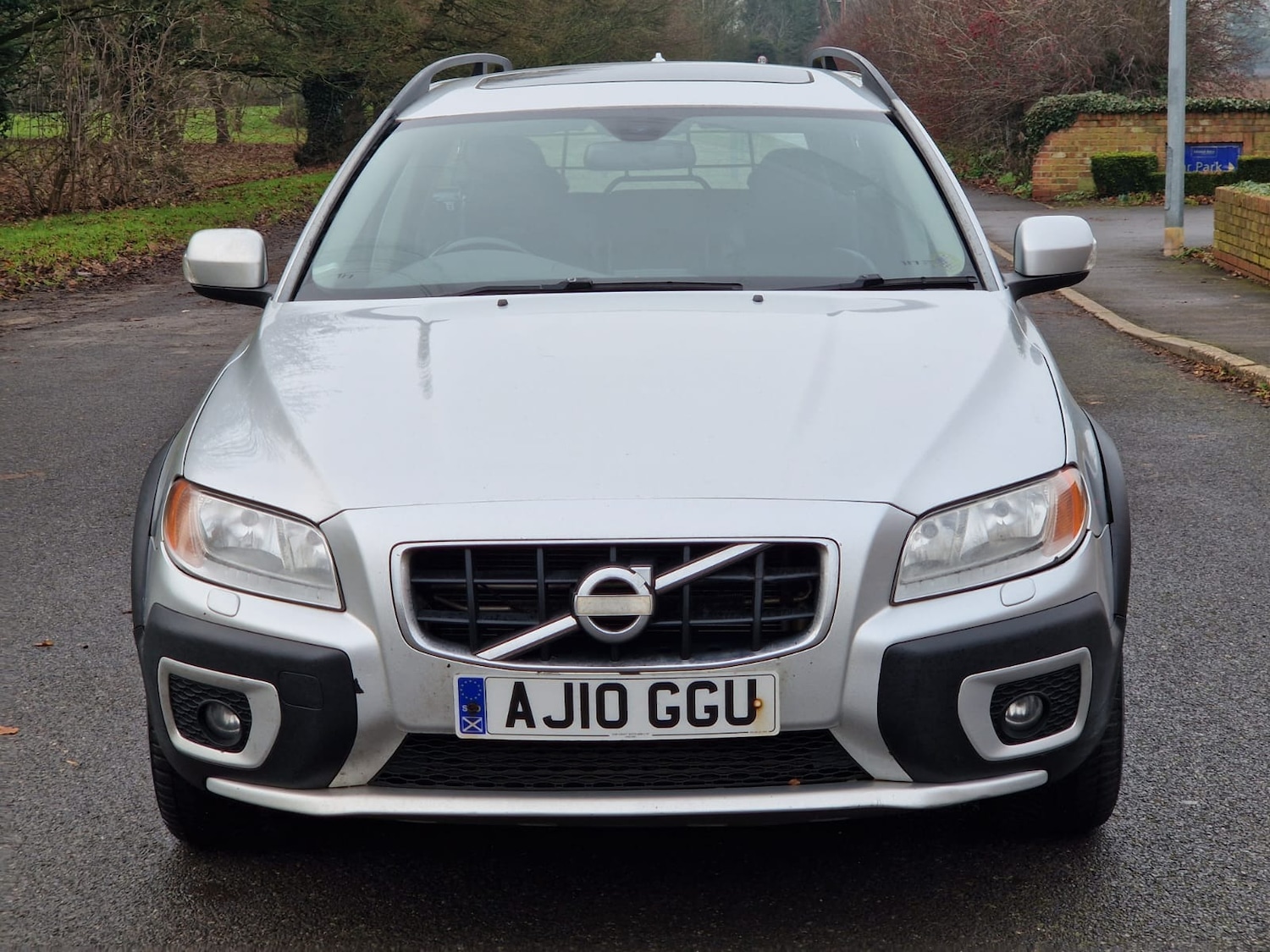 Used Volvo XC70 2010 for sale - 77147761: Photo 3