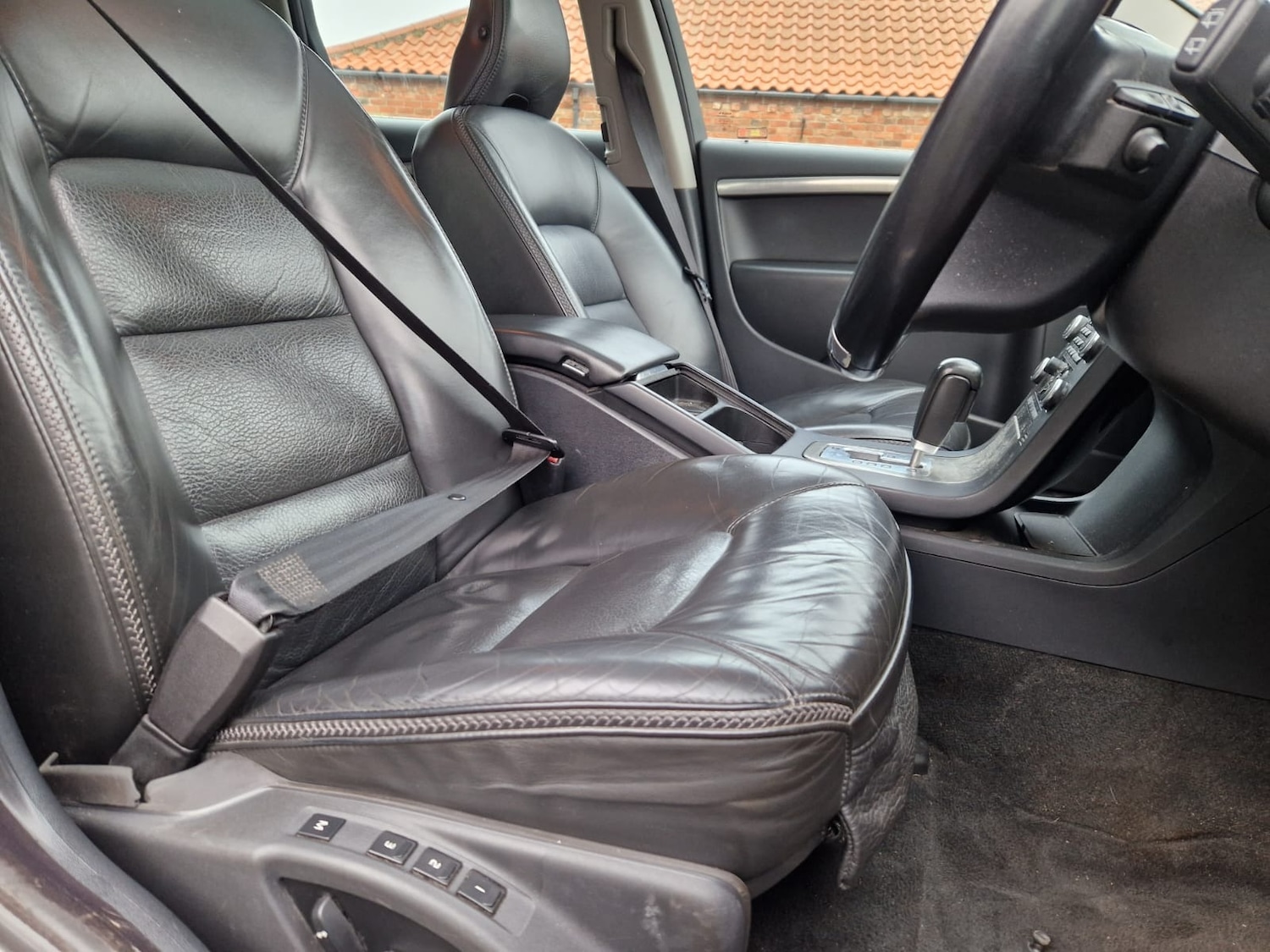 Used Volvo XC70 2010 for sale - 77147761: Photo 9