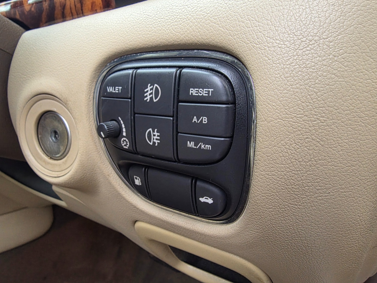 Used Jaguar XJ 2006 for sale - 76544422: Photo 11