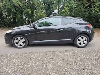 Used Renault Megane 2010 for sale - 76198621: Photo