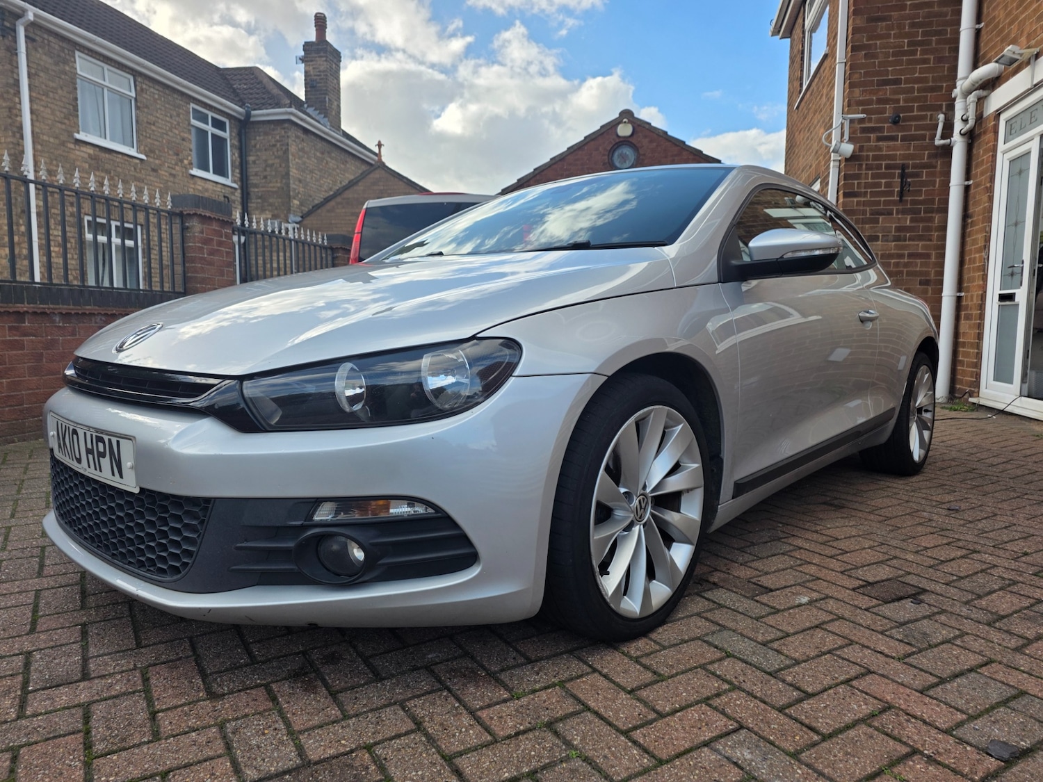 Used Volkswagen Scirocco 2010 for sale - 76694374: Photo 1