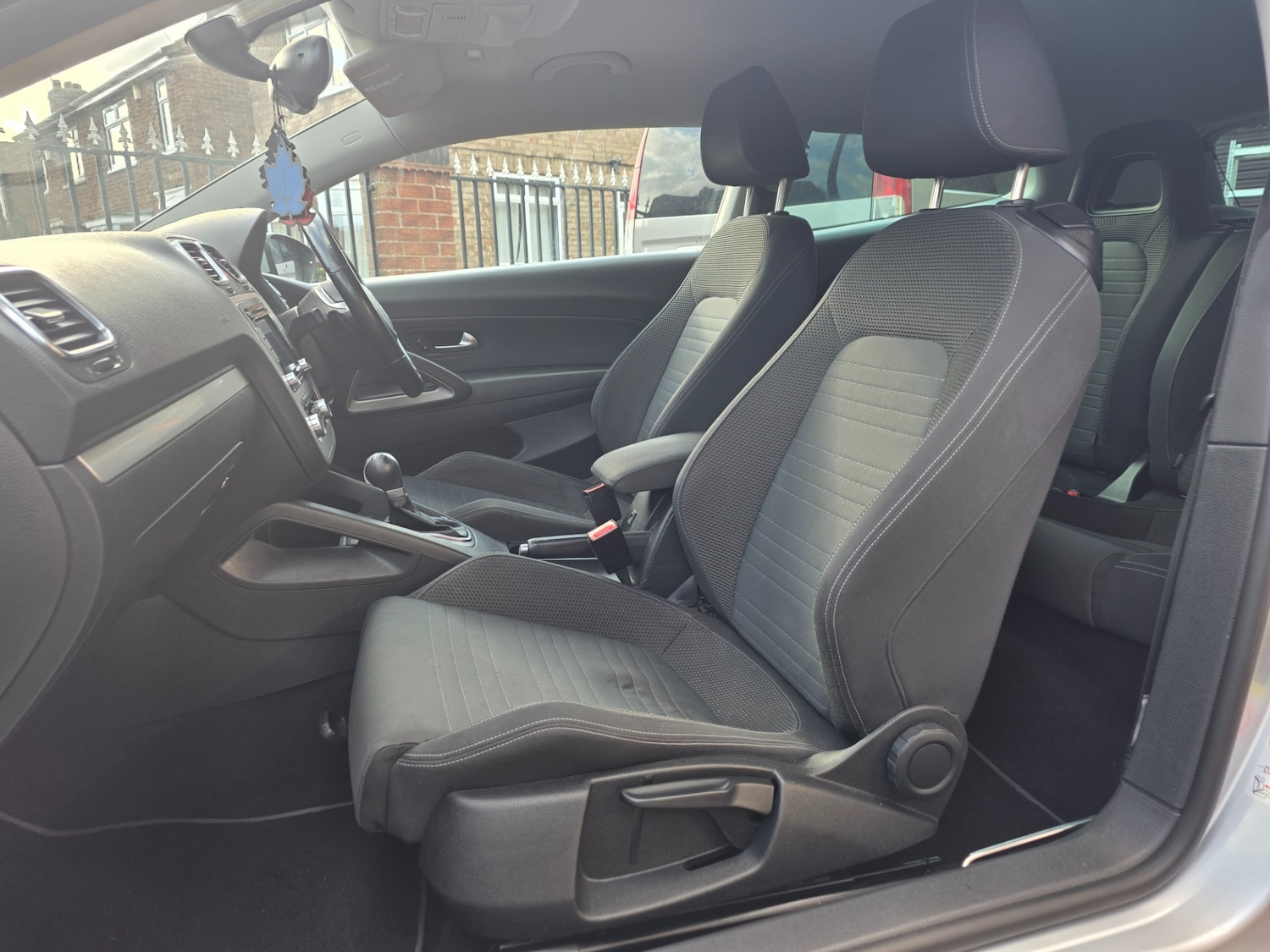 Used Volkswagen Scirocco 2010 for sale - 76694374: Photo 8