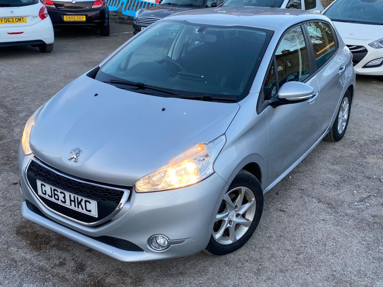 Used Peugeot 208 2013 for sale - 78086411: Photo 2