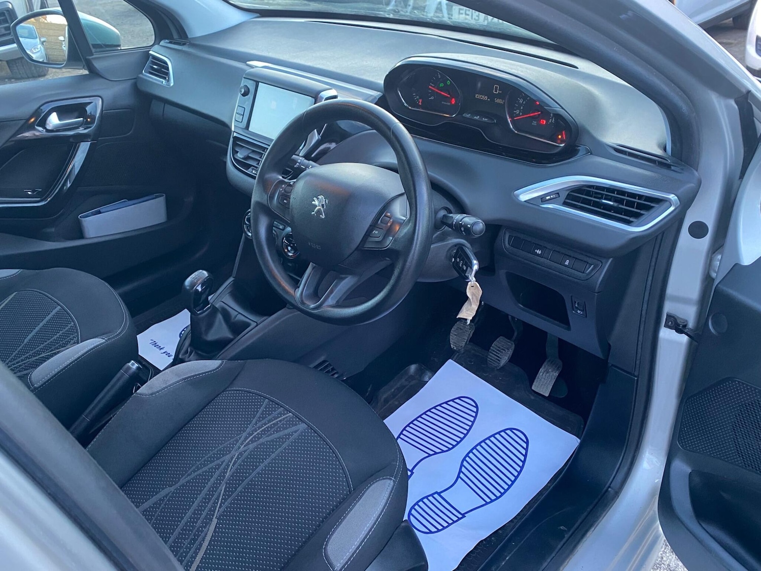 Used Peugeot 208 2013 for sale - 78086411: Photo 22