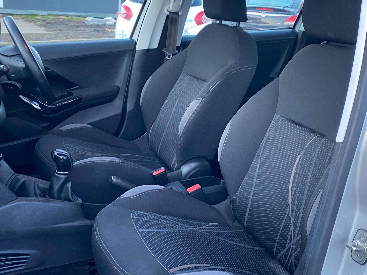 Used Peugeot 208 2013 for sale - 78086411: Photo 24