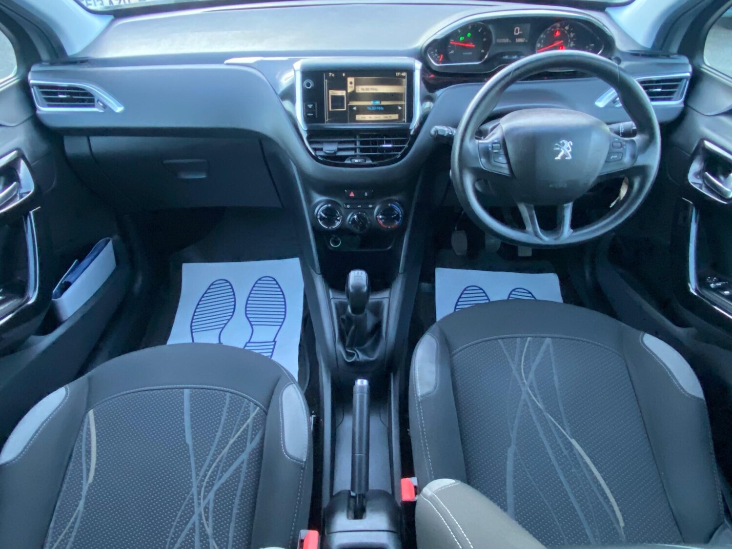 Used Peugeot 208 2013 for sale - 78086411: Photo 25