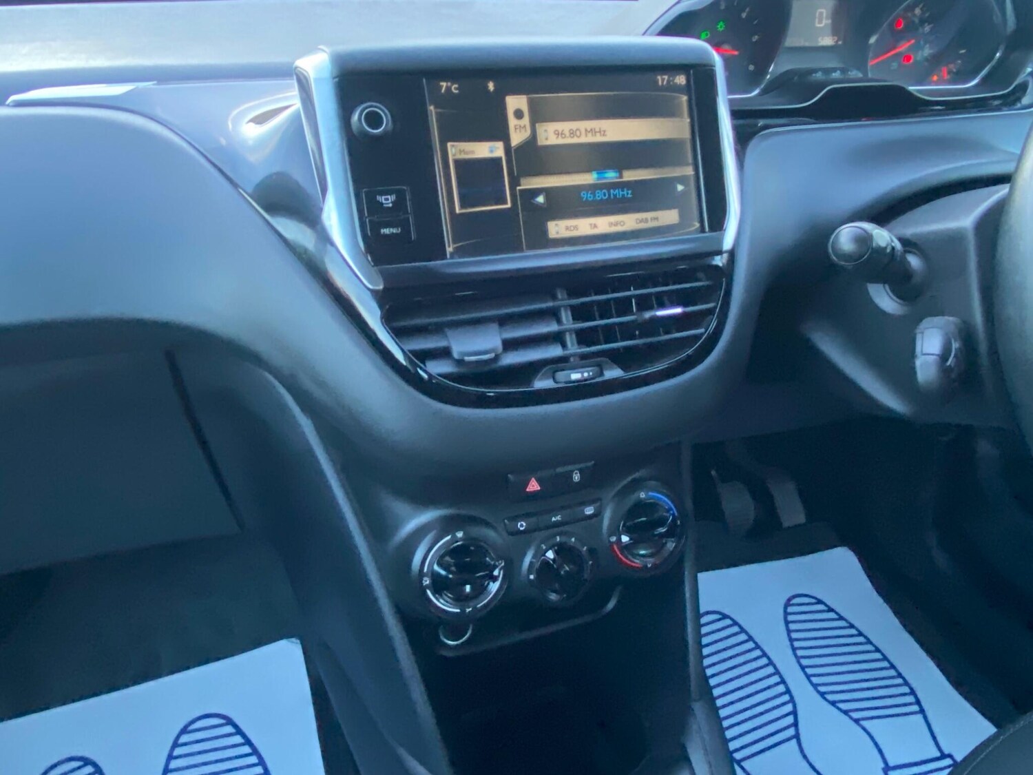 Used Peugeot 208 2013 for sale - 78086411: Photo 26