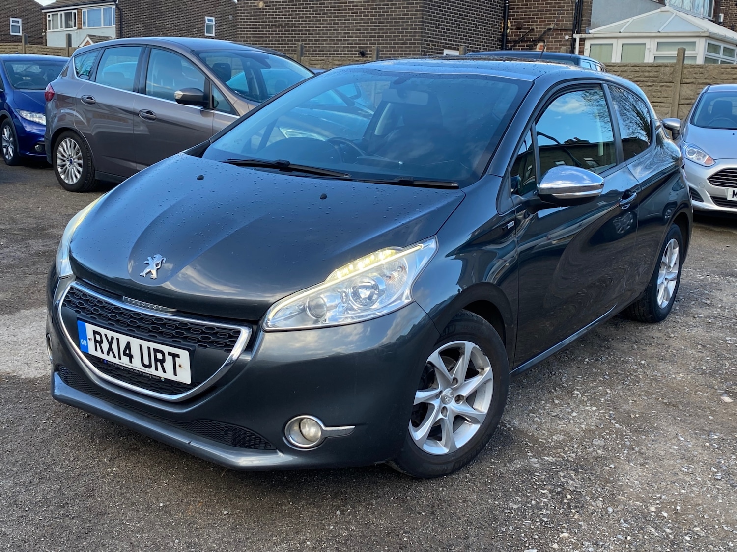 Used Peugeot 208 2014 for sale - 78182417: Photo 2