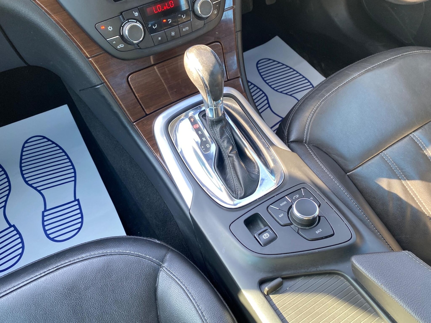 Used Vauxhall Insignia 2011 for sale - 78085930: Photo 24