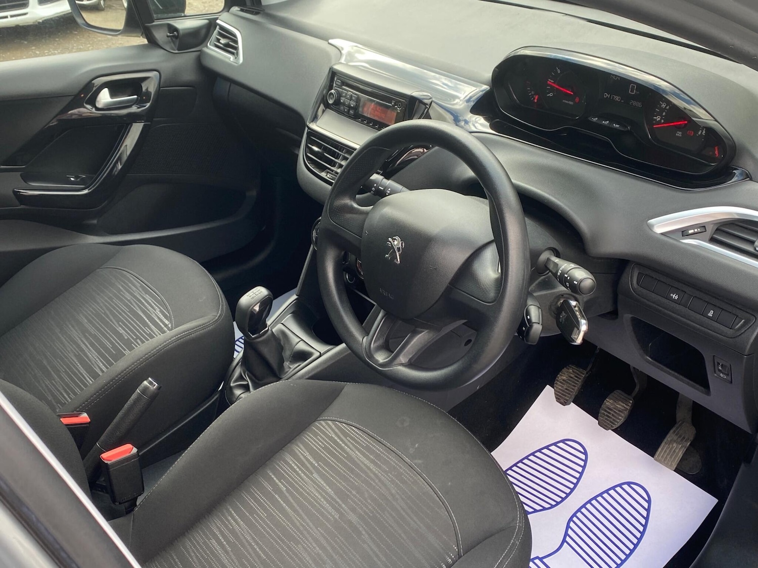 Used Peugeot 208 2013 for sale - 78086776: Photo 24