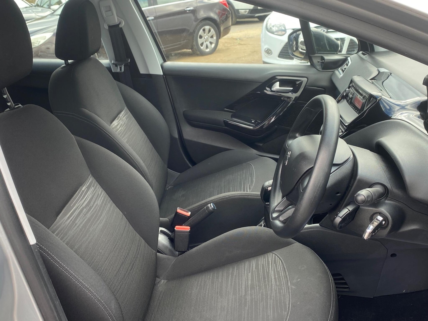 Used Peugeot 208 2013 for sale - 78086776: Photo 25