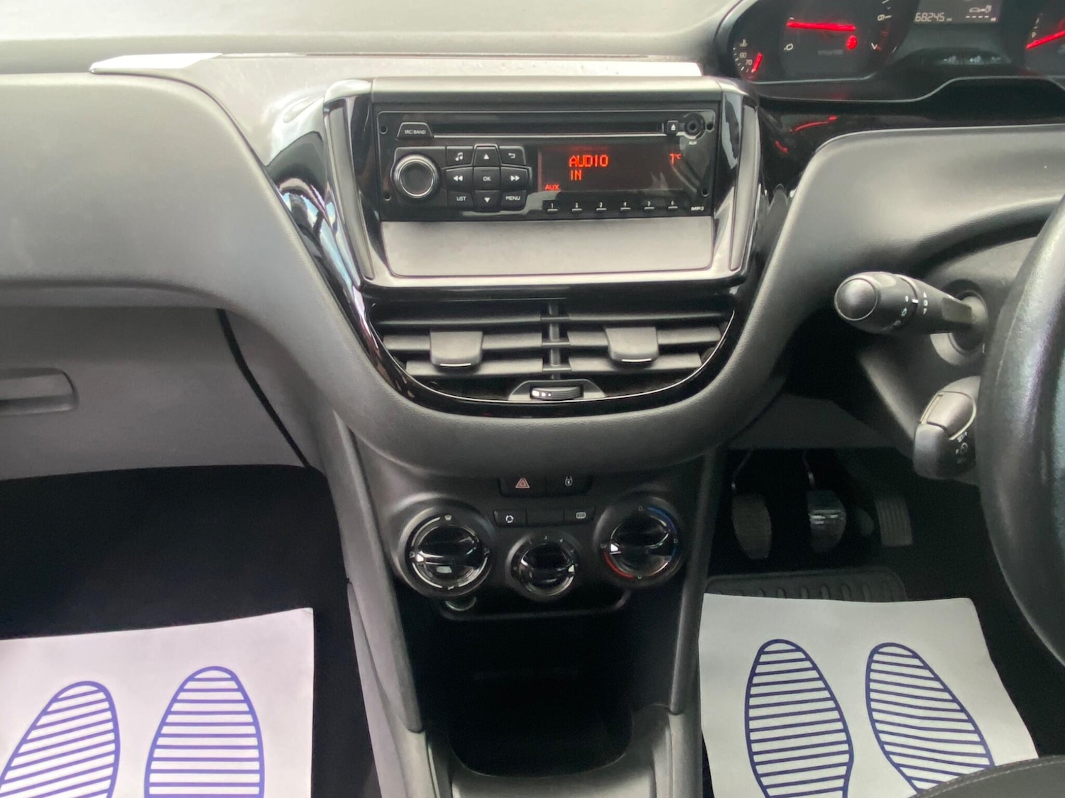 Used Peugeot 208 2013 for sale - 78087173: Photo 21