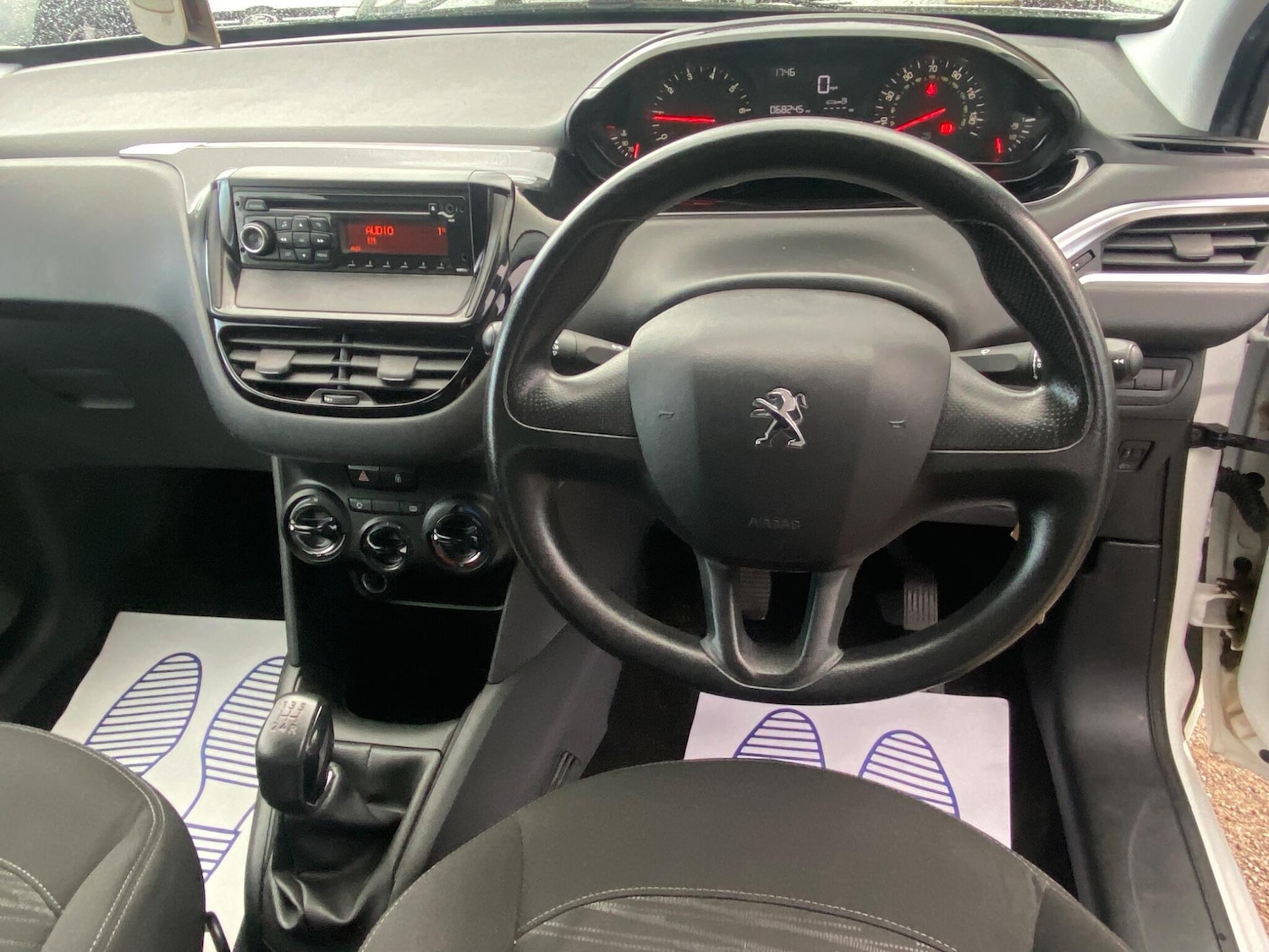 Used Peugeot 208 2013 for sale - 78087173: Photo 25