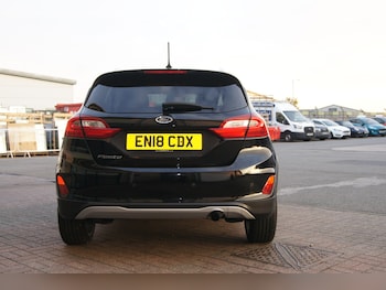 Used Ford Fiesta 2018 for sale - 76102208: Photo