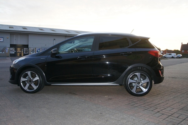 Used Ford Fiesta 2018 for sale - 76102208: Photo 4