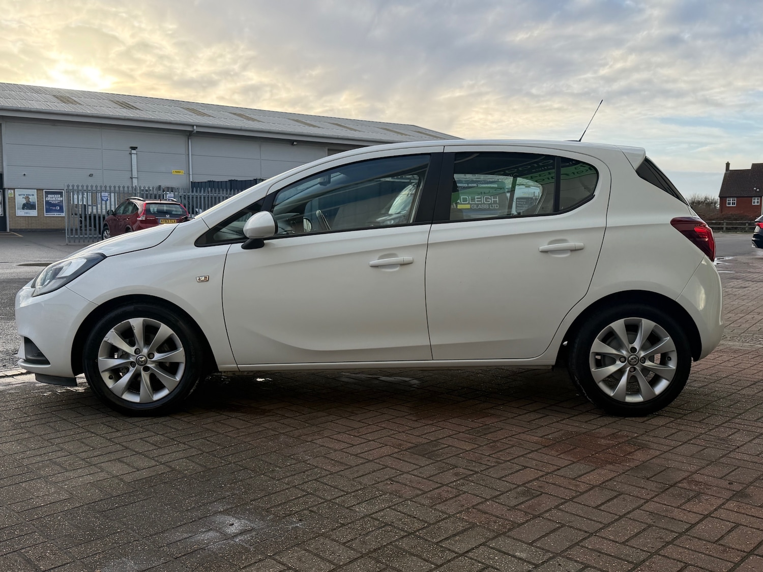 Used Vauxhall Corsa 2018 for sale - 77382016: Photo 3