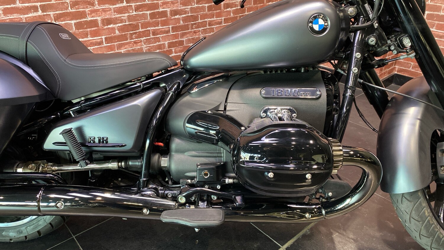 BMW R18