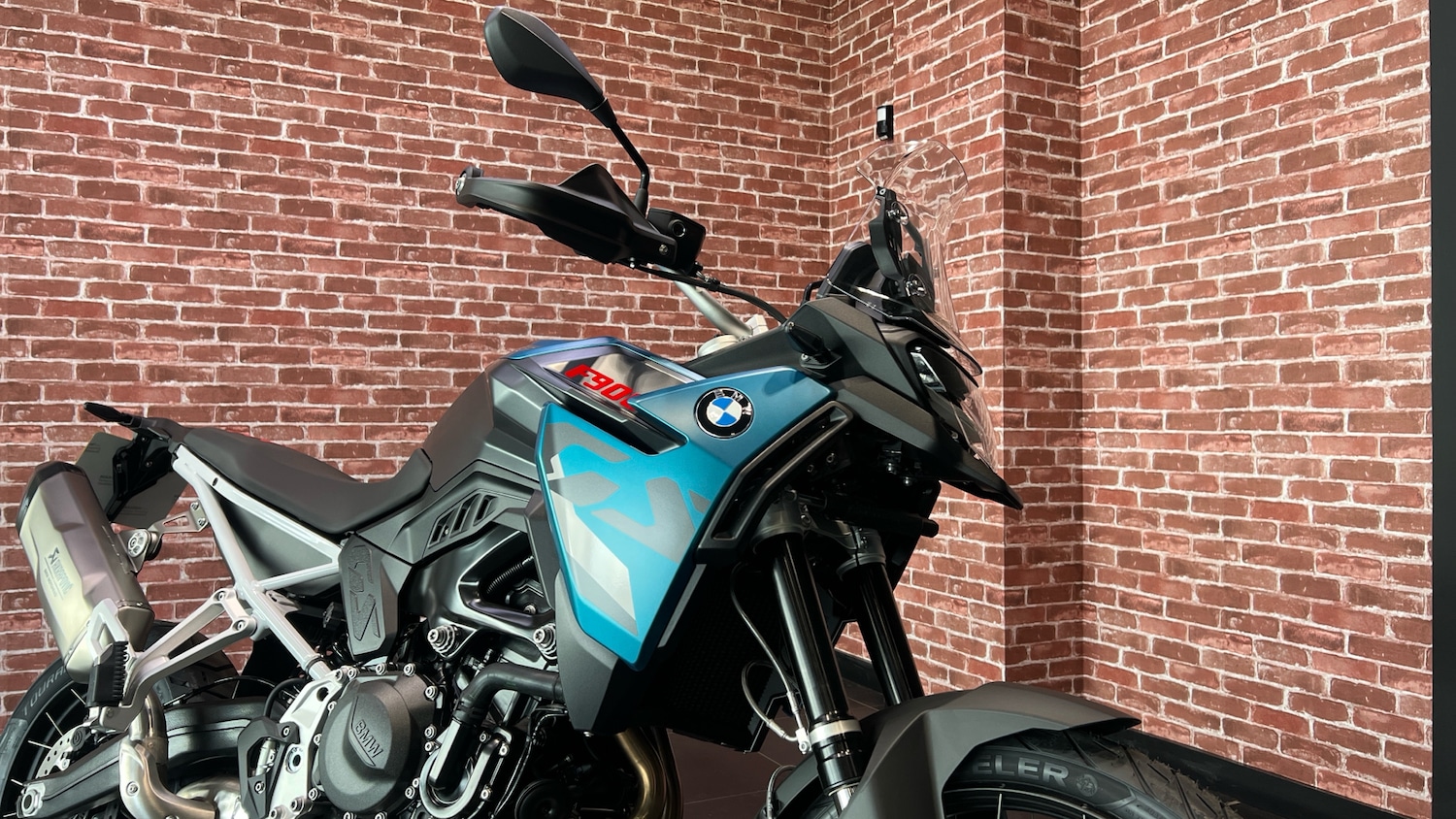 BMW F900
