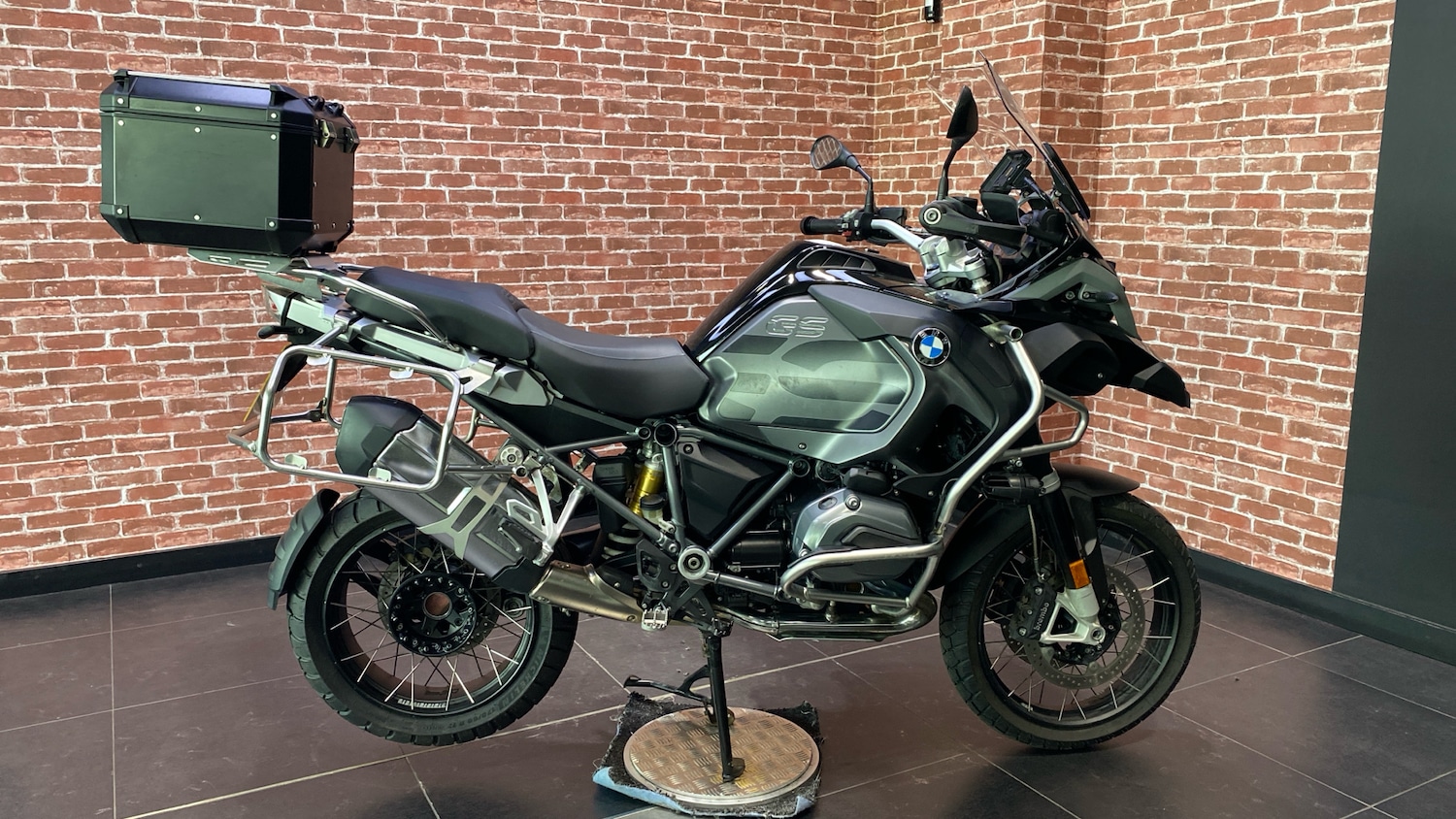 Used BMW R1200 2017 for sale - 78067361: Photo 2