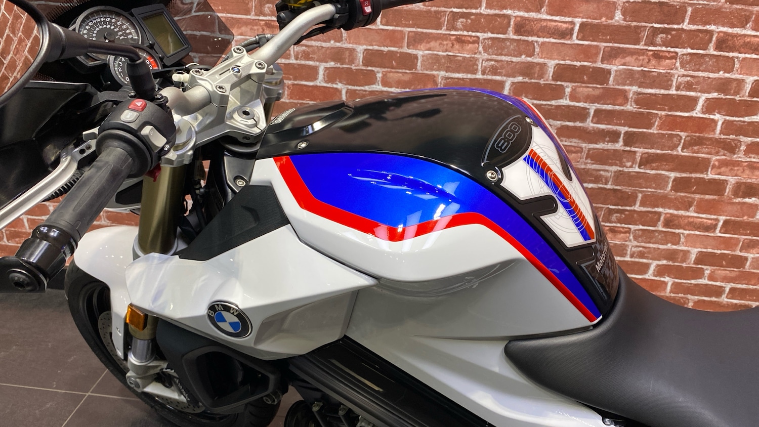 BMW F800