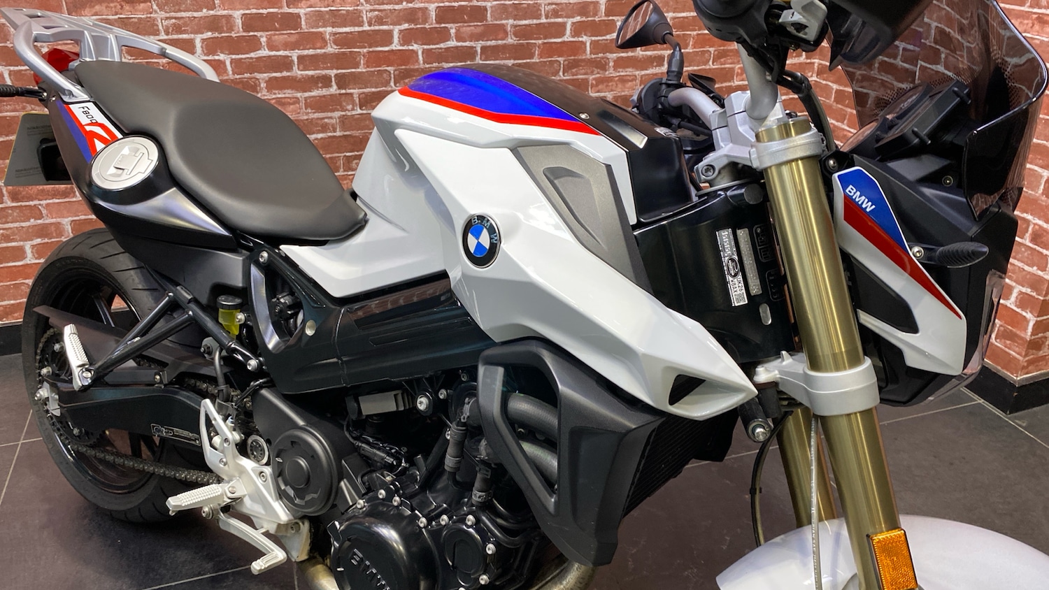 BMW F800