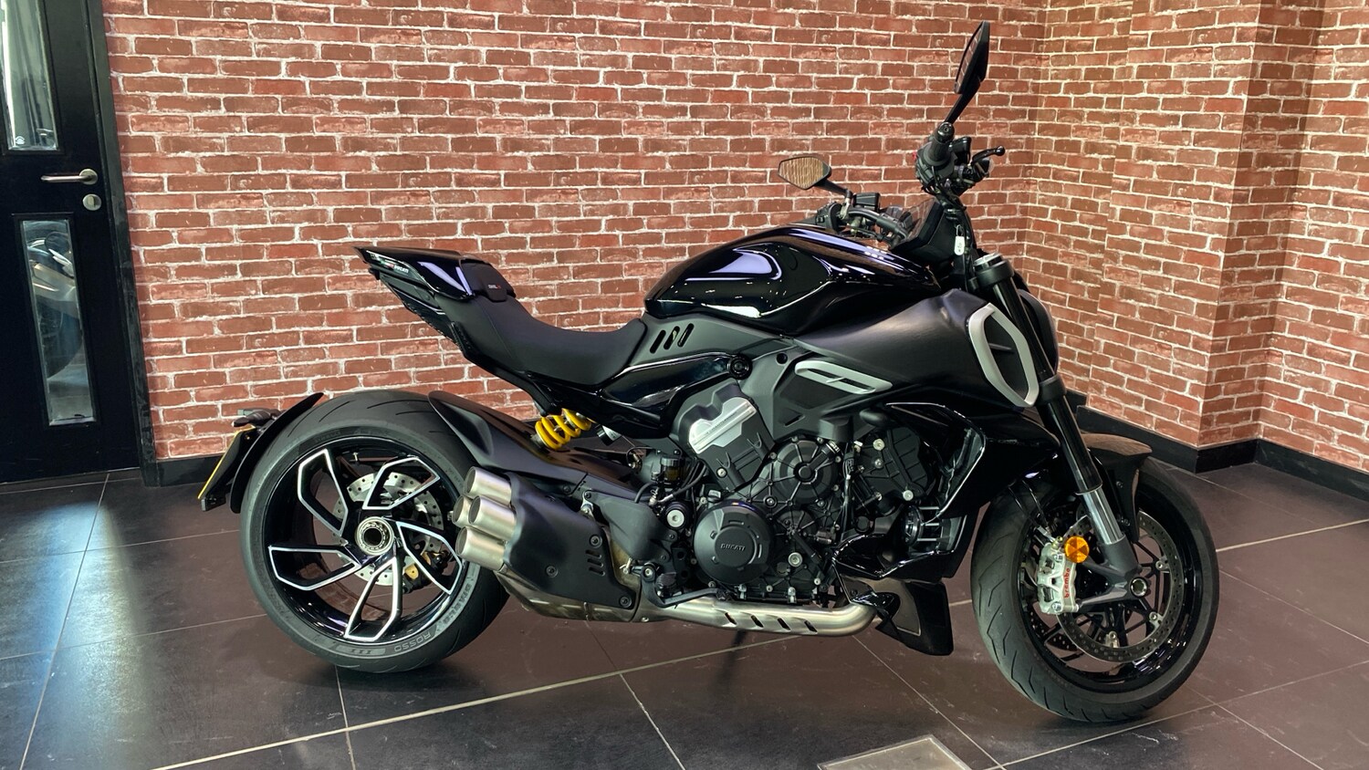 Used Ducati Diavel 2023 for sale - 78579026: Photo 2