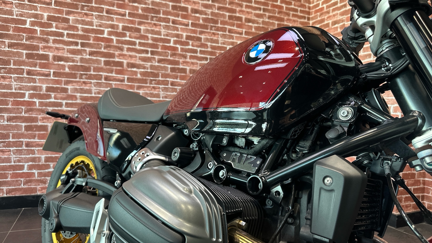 BMW R12