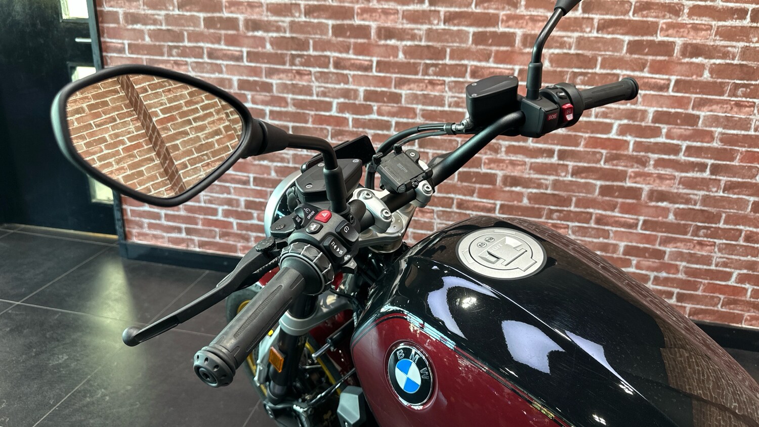 BMW R12