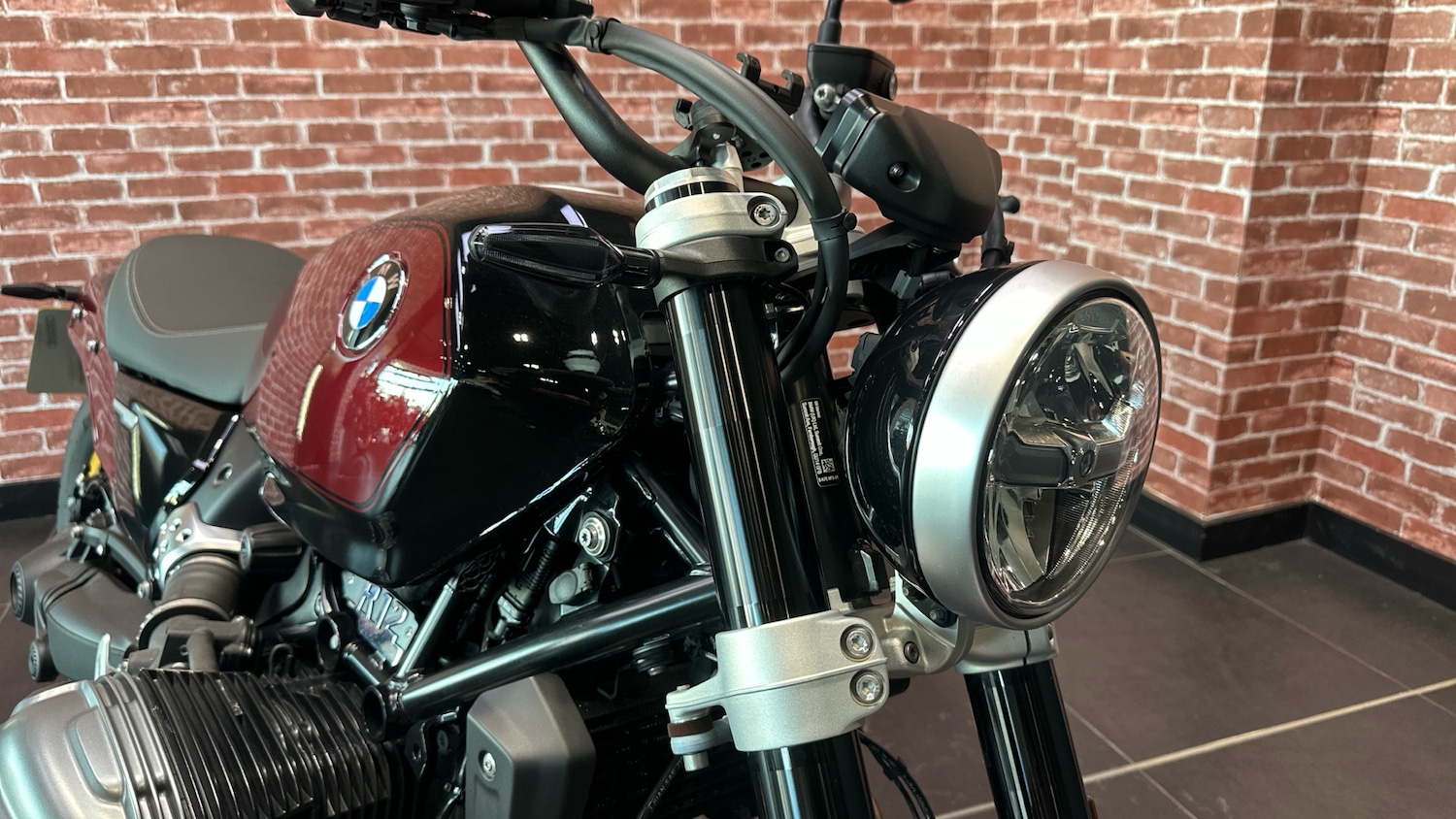 BMW R12