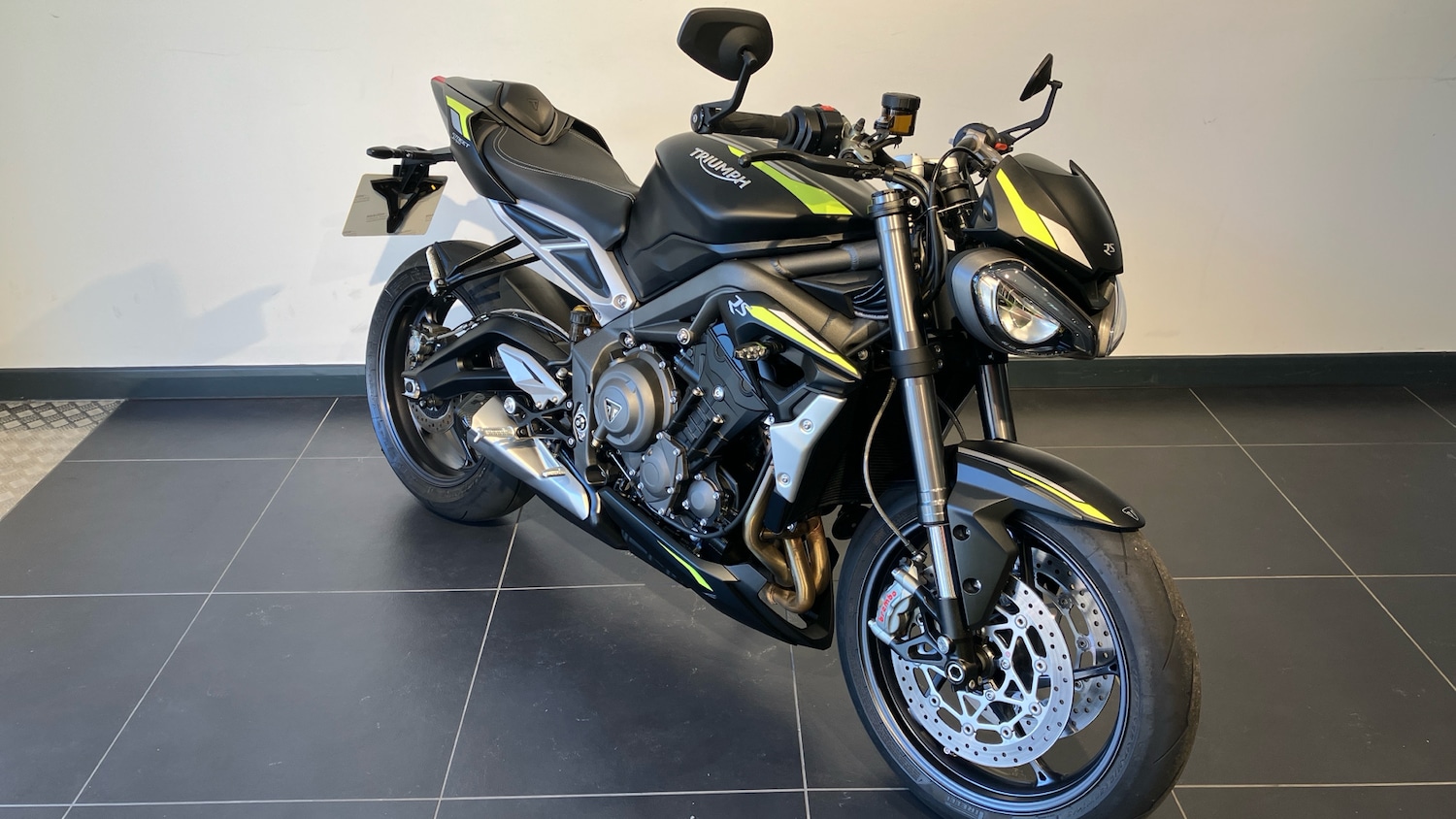 2021 Triumph Street Triple RS (19MY) ROADSTER Petrol Manual - Picture 1 of 24