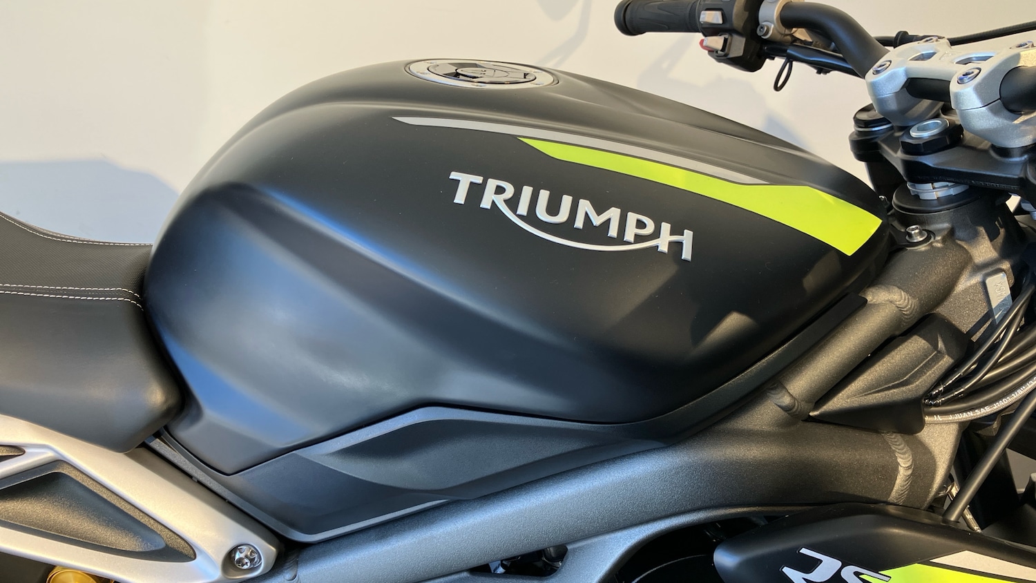 2021 Triumph Street Triple RS (19MY) ROADSTER Petrol Manual - Picture 17 of 24