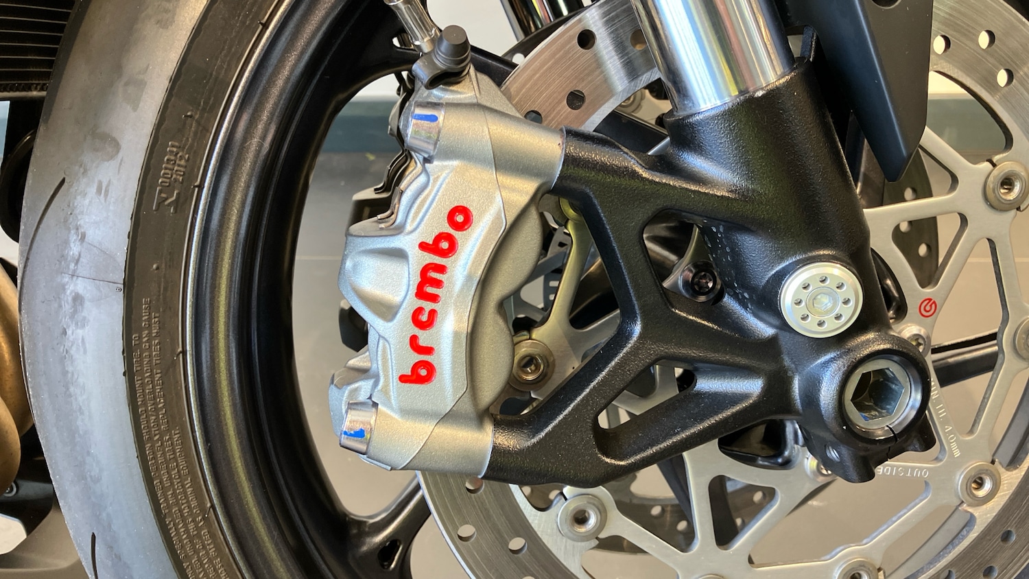 2021 Triumph Street Triple RS (19MY) ROADSTER Petrol Manual - Picture 19 of 24