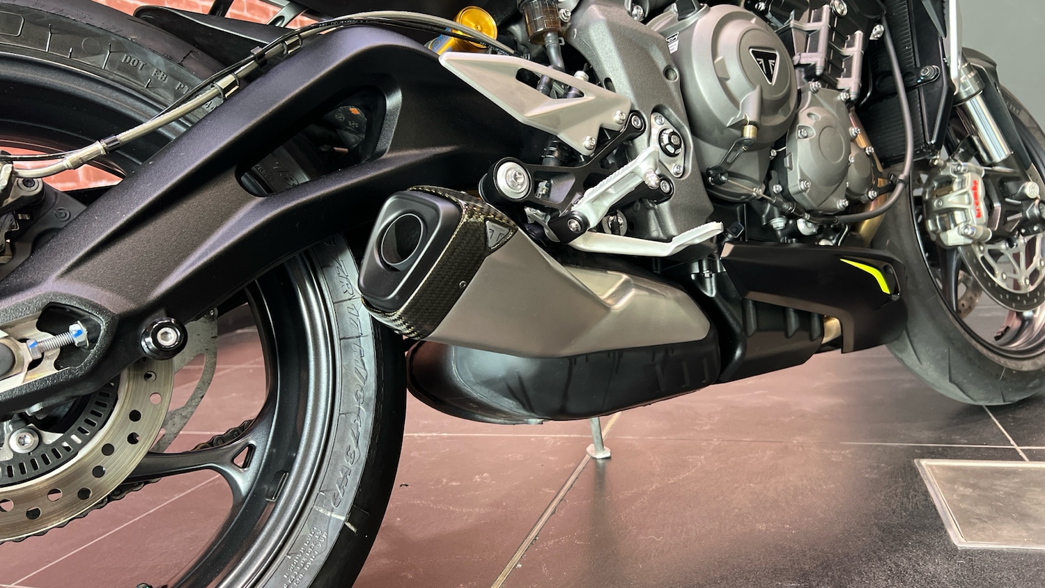 2021 Triumph Street Triple RS (19MY) ROADSTER Petrol Manual - Picture 21 of 24