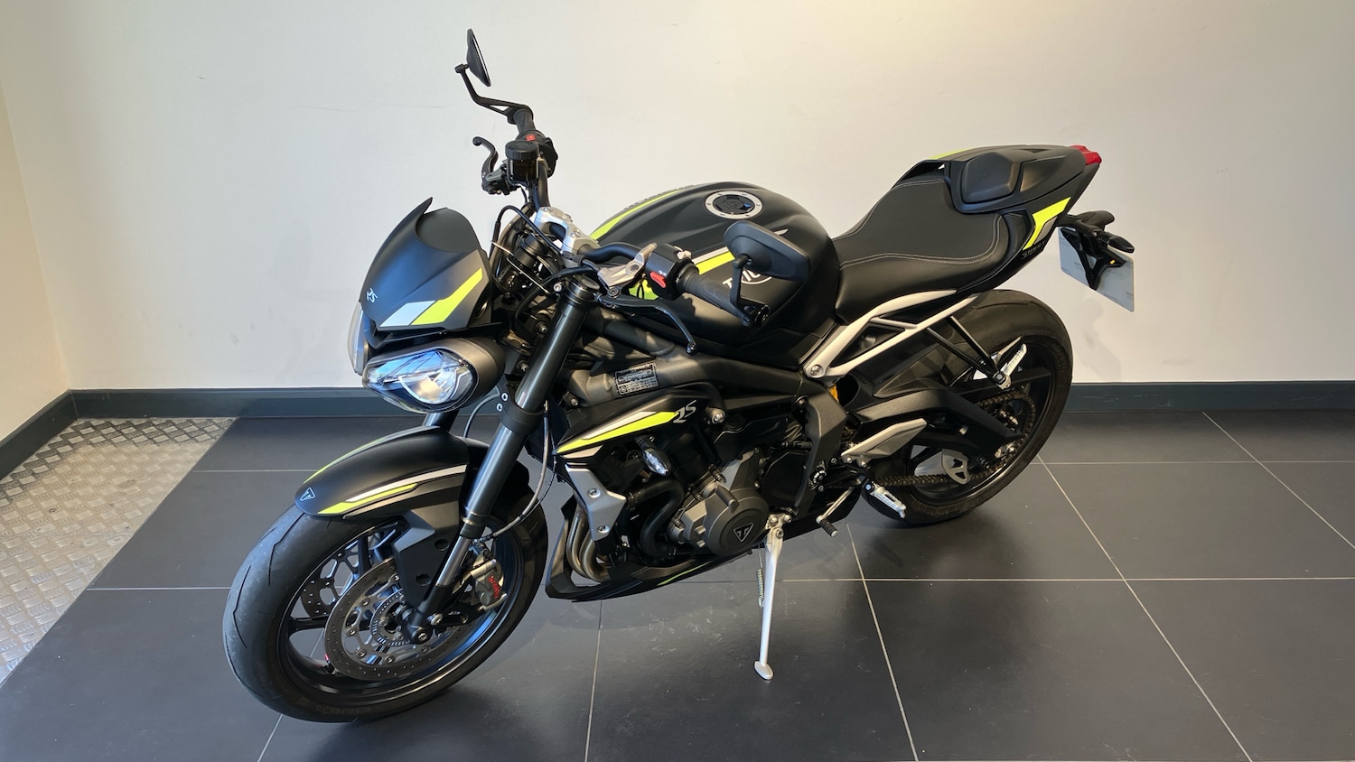 2021 Triumph Street Triple RS (19MY) ROADSTER Petrol Manual - Picture 5 of 24