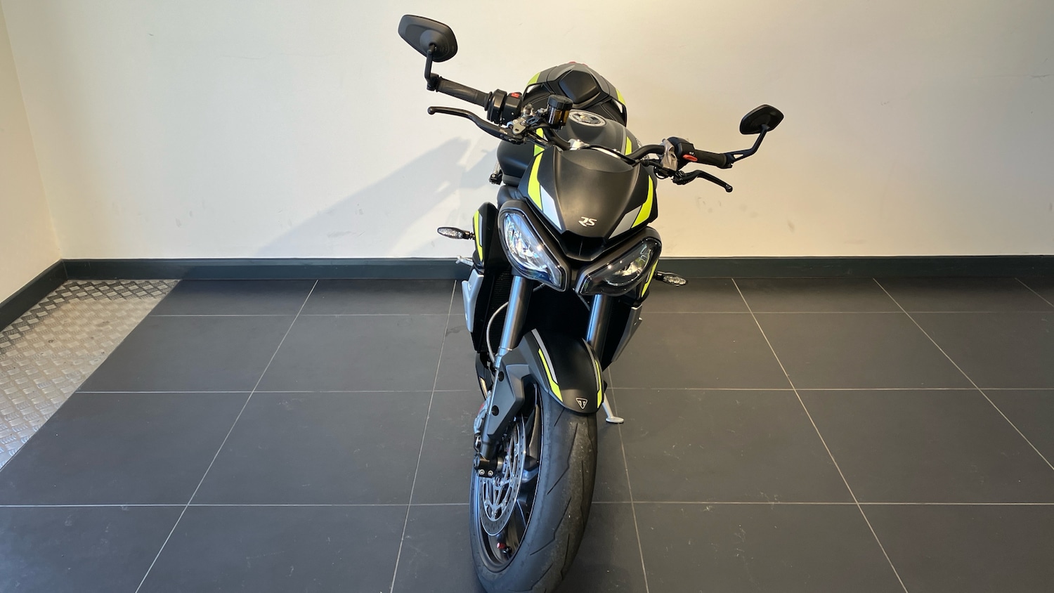 2021 Triumph Street Triple RS (19MY) ROADSTER Petrol Manual - Picture 7 of 24