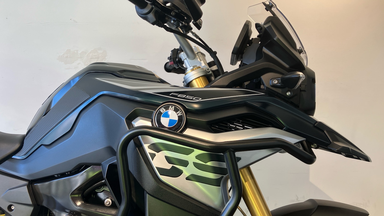 BMW F850