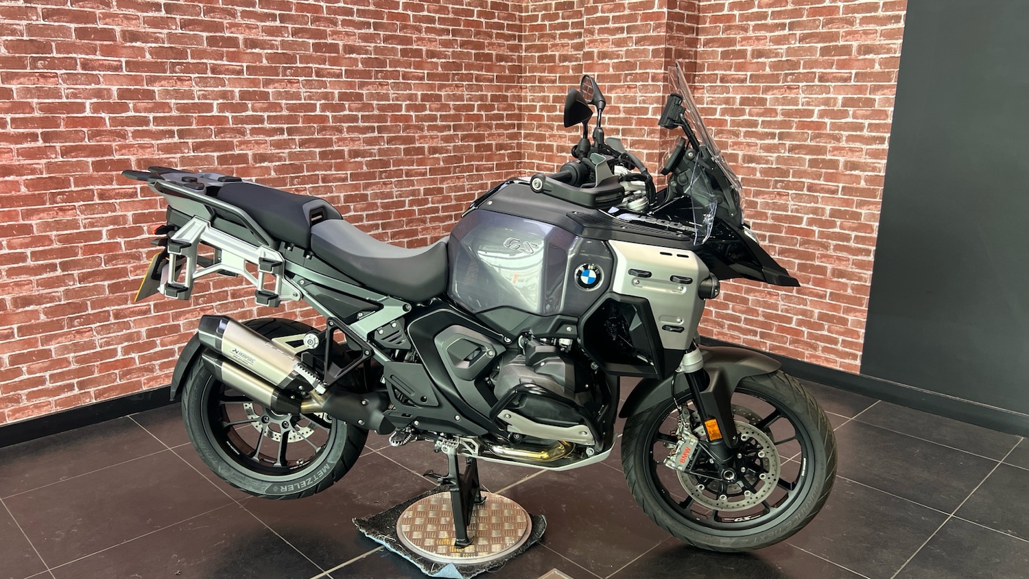 BMW R1300