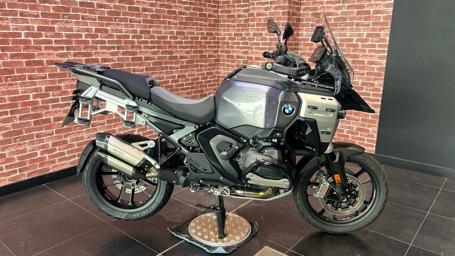 BMW R1300