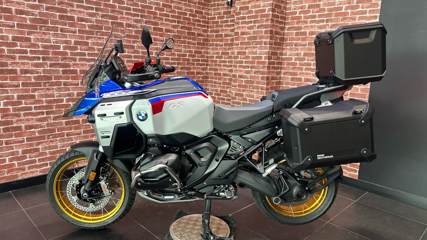 BMW R1300